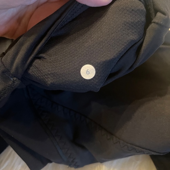 Lululemon Training Tough Crop - Picture 4 of 4